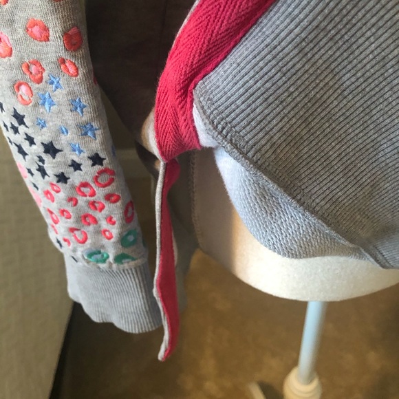 Joules brand sweatshop with embroidered sleeves - Picture 10 of 12